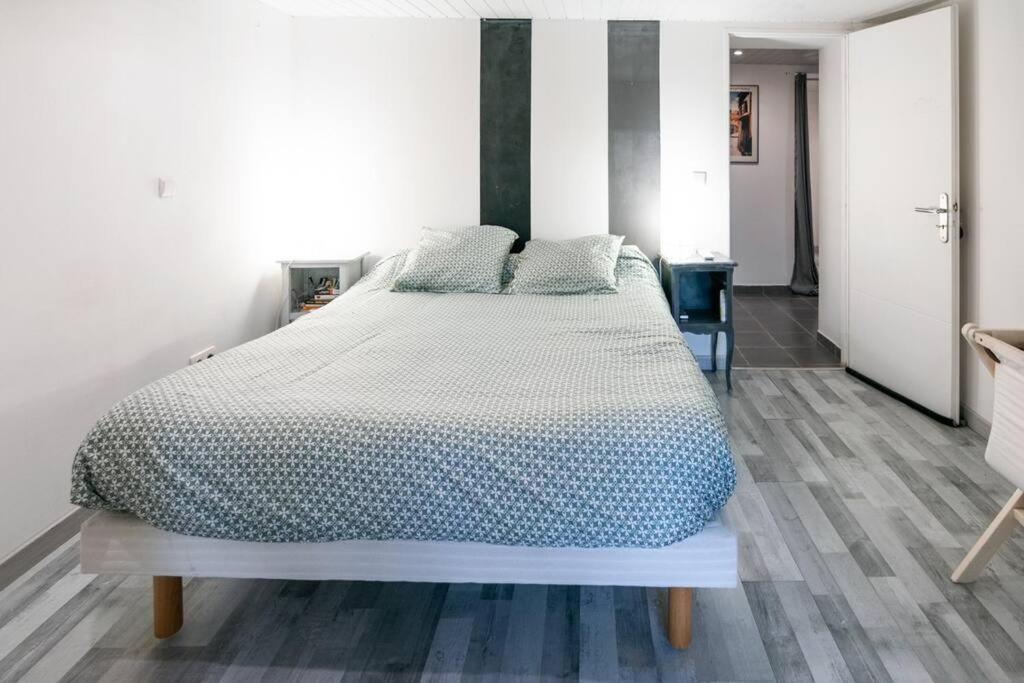 Appartement Le Jutini Caunes-Minervois Bagian luar foto