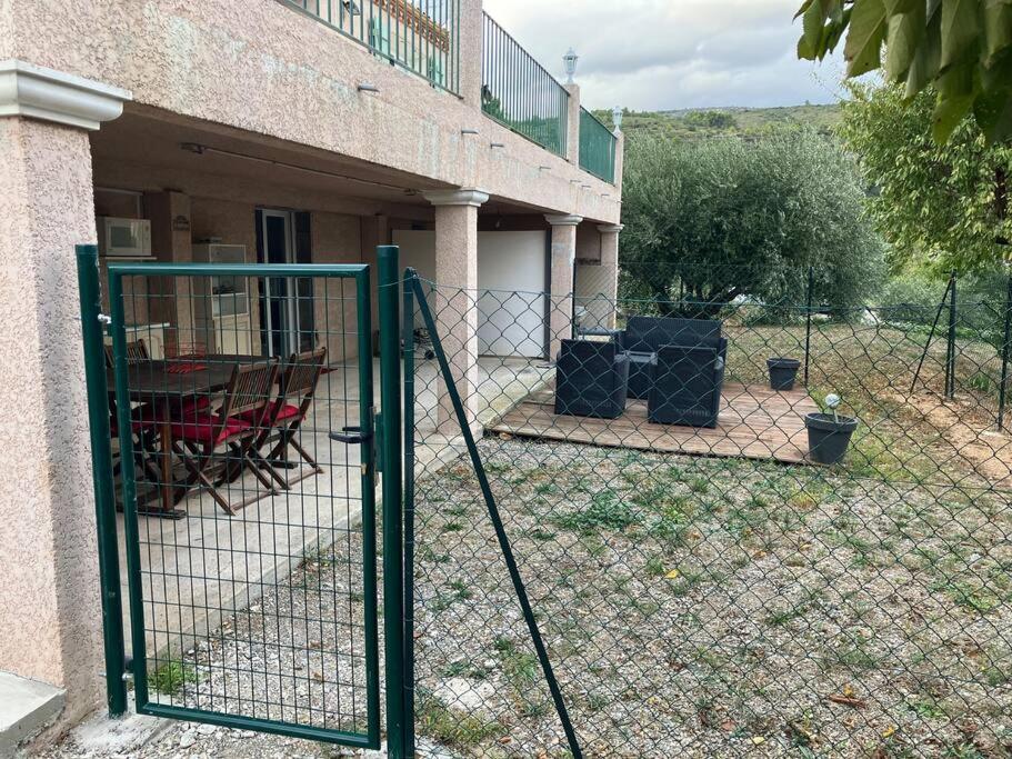Appartement Le Jutini Caunes-Minervois Bagian luar foto